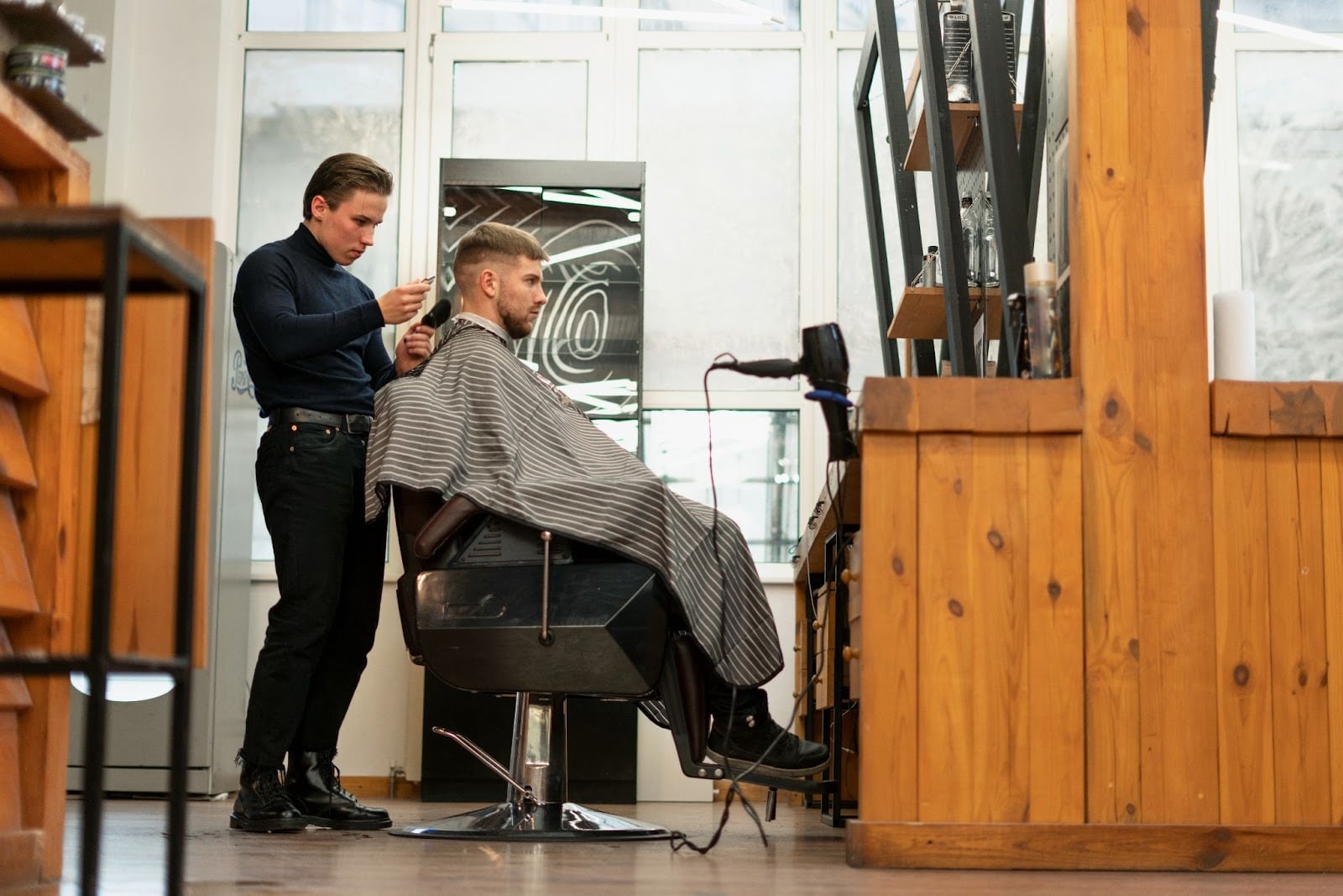 How Long Does It Take to Become a Barber in Illinois? 3 Student during barber training