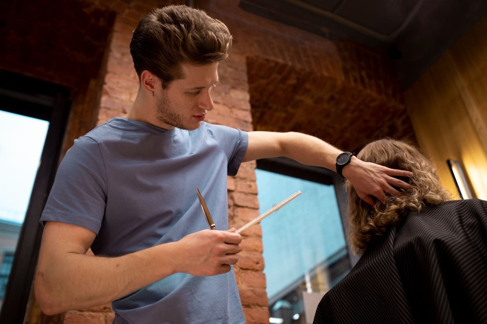 How Long Does It Take to Become a Barber in Illinois? 4 Barber student during his training in Illinois Barber School