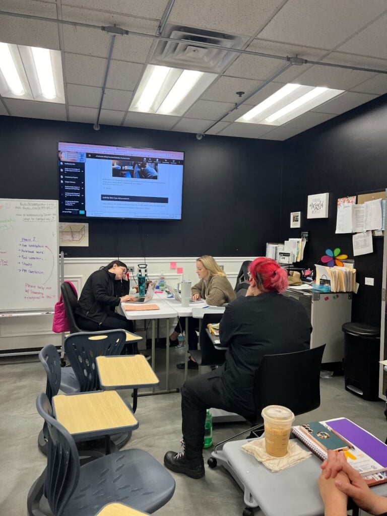 Building Your Beauty Business on Instagram & TikTok: A Complete Guide for Illinois Cosmetology Students 4 Students at Cosmetology School