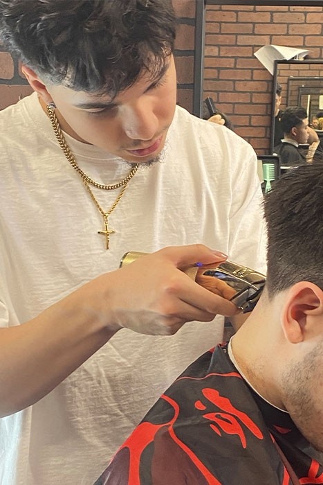 Student in Barber School doing Barber Training in CSA Academy Illinois (18)