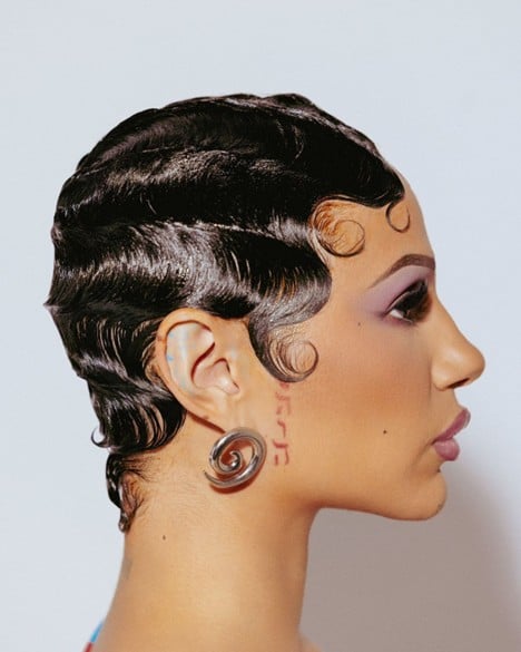 Finger Waves: A Complete Guide to Creating This Timeless Hairstyle 3 Close-up of finger waves hairstyle showing defined S-shaped waves on short hair, vintage glam look